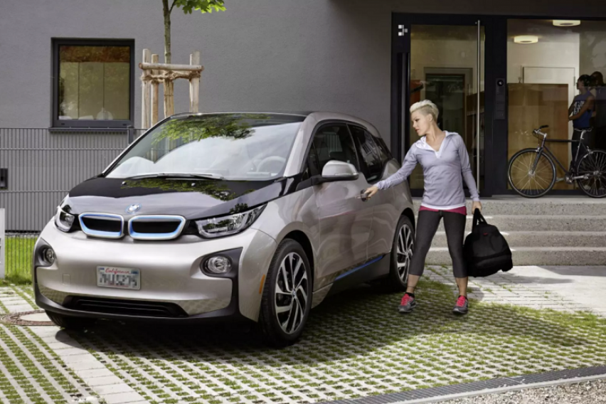 4 i 3. BMW i3 ремни. BMW i3 продаётся. R/C-auto BMW i3. BMW i3 американский разъем.