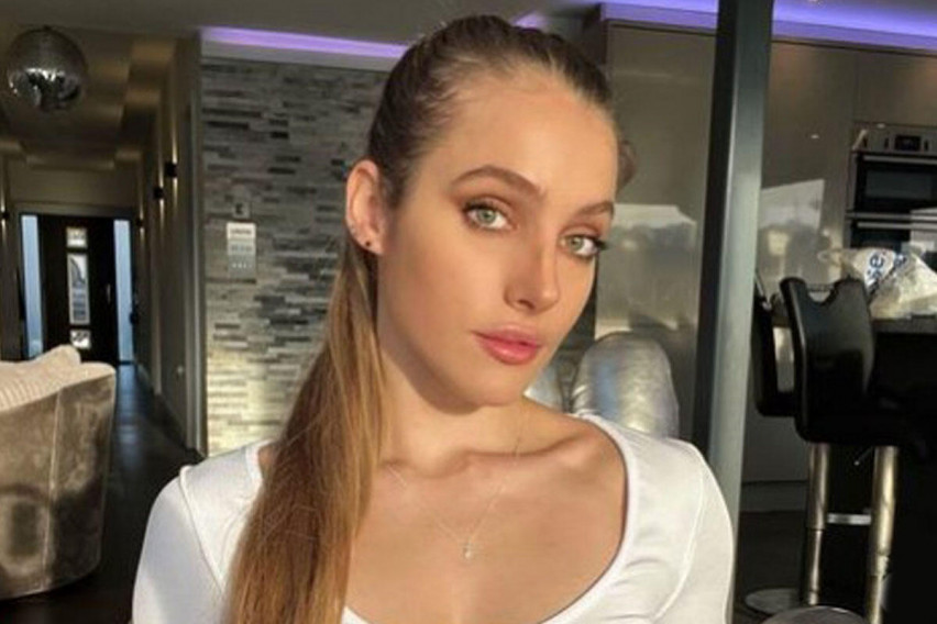 Mercedes valentine. Mercedes valentine. Mercedes w463 g55. Mercedes valentine. Мерседес валентайн модель.