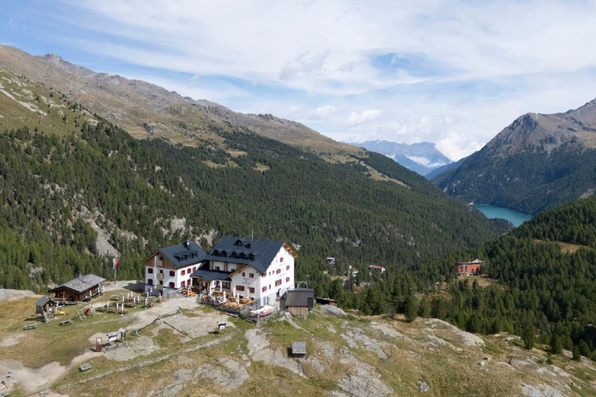 Еден месец на планина, бесплатно сместување и 400 евра џепарлак – сè за науката: Ова се деталите за необичниот ангажман