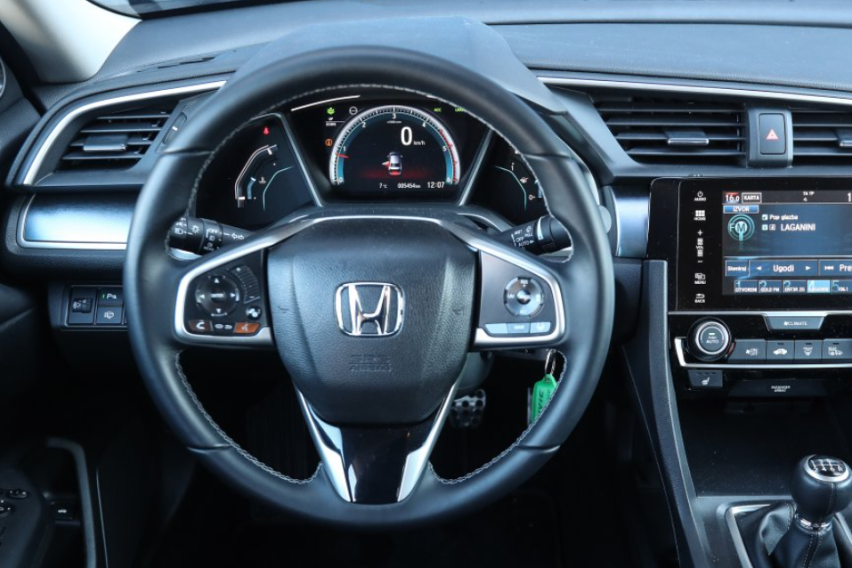 Што се случува со автомобилот ако останете без гориво во возење?