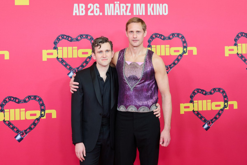 [ФОТО] Славниот Швеѓанец ги брише модните граници: Овој пат изненади во блескав горен дел