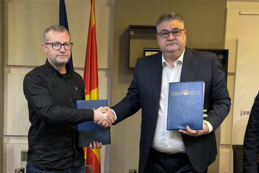 До 40 проценти повисоки плати: потпишан колективен договор во Министерството за јавна администрација