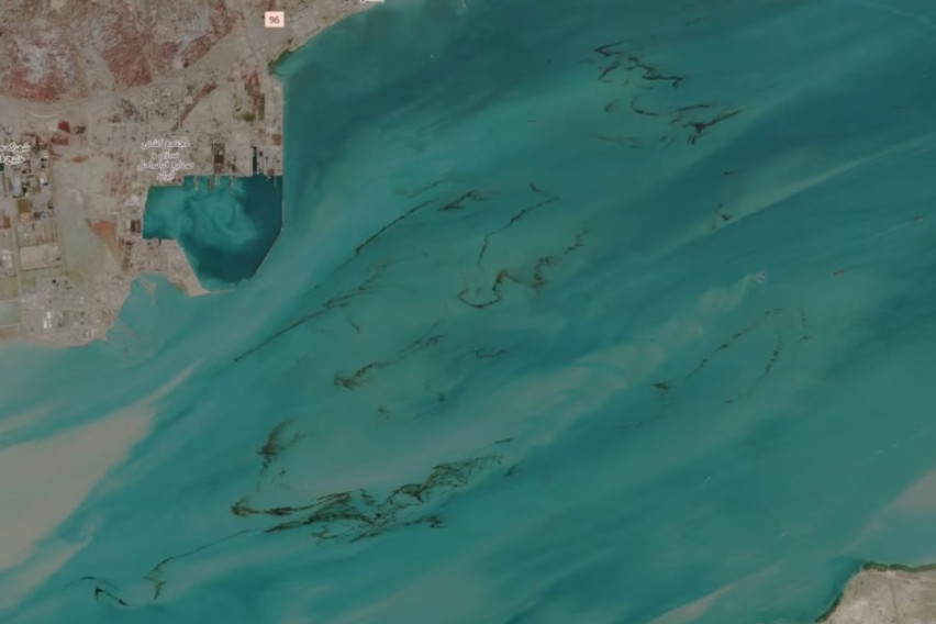 [ФОТО] Нафтените дамки настанати за време на војната на Блискиот исток се видливи од вселената: „Следува еколошка катастрофа“