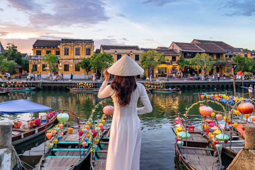 [ВИДЕО] Балканка во Виетнам живее во луксуз за 670 евра месечно: Има базен, теретана, собарка...