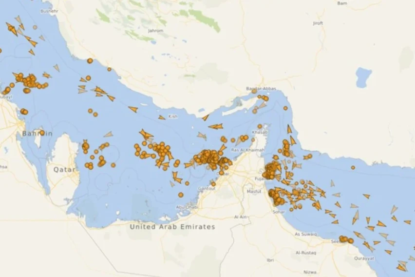 Ирански медиуми: Ирански супертанкер помина низ Ормускиот теснец без никакво криење