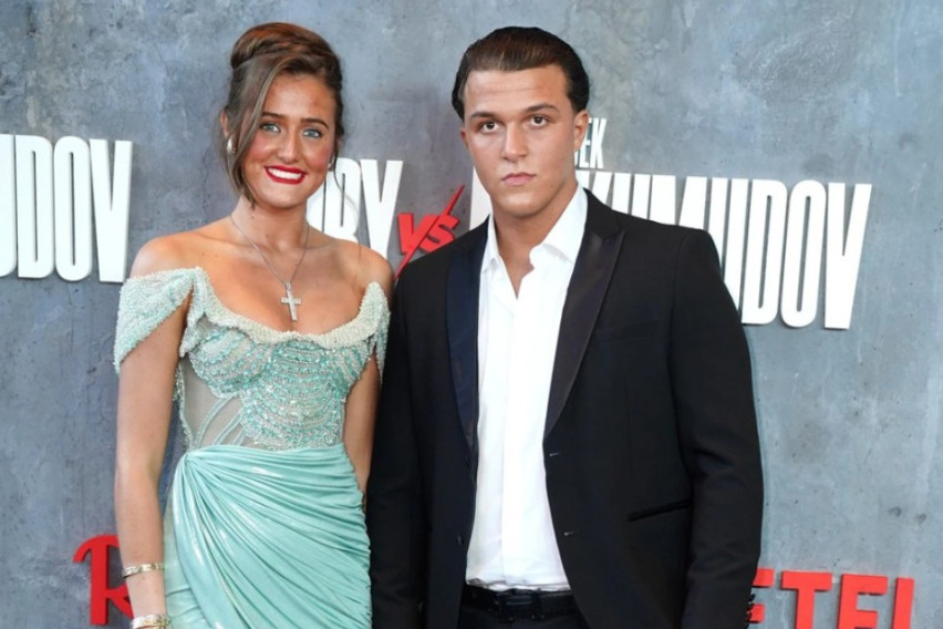 [ФОТО] Ќерката на Тајсон Фјури прв пат во јавност со свршеникот: Таа има 16, а тој 17 години и ќе застанат на „лудиот камен“