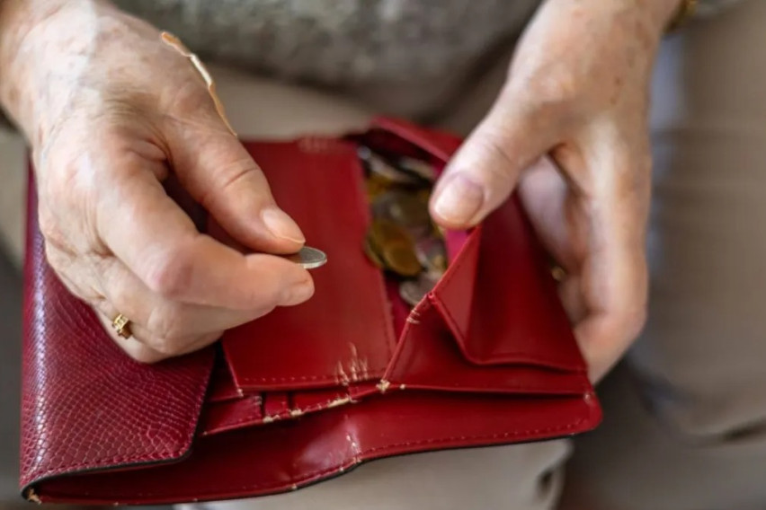 Секое шесто лице на работ на сиромаштија – Македонците масовно заминуваат во оваа земја, а денес многу нејзини жители немаат ни за основното