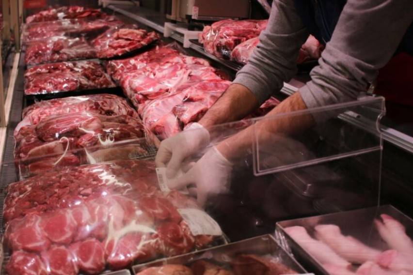 Месо на попуст – добра прилика или ризик? Не наседнувајте на цената без оваа проверка