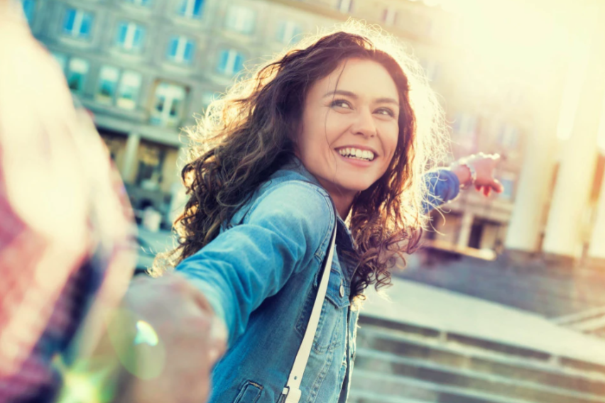 3 хороскопски знаци кои ќе ги следи среќа до есен: Влегуваат во период каков немале со години