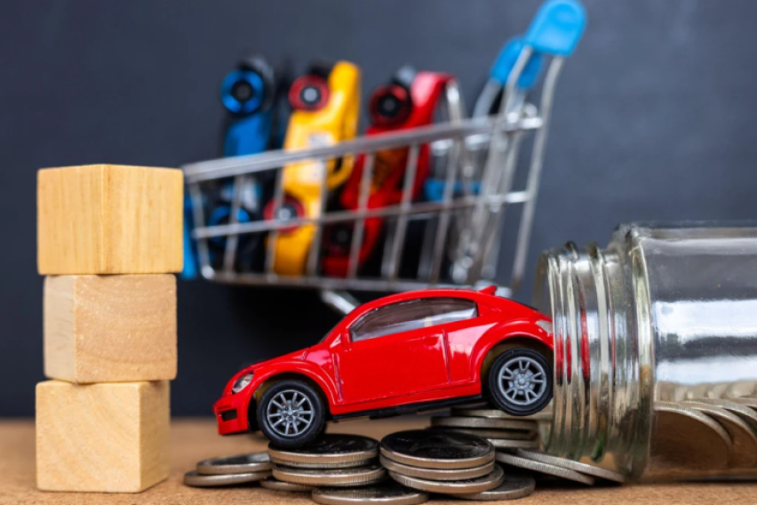 Келнерка купила 10 автомобили за 8 дена – не е сè како што изгледа