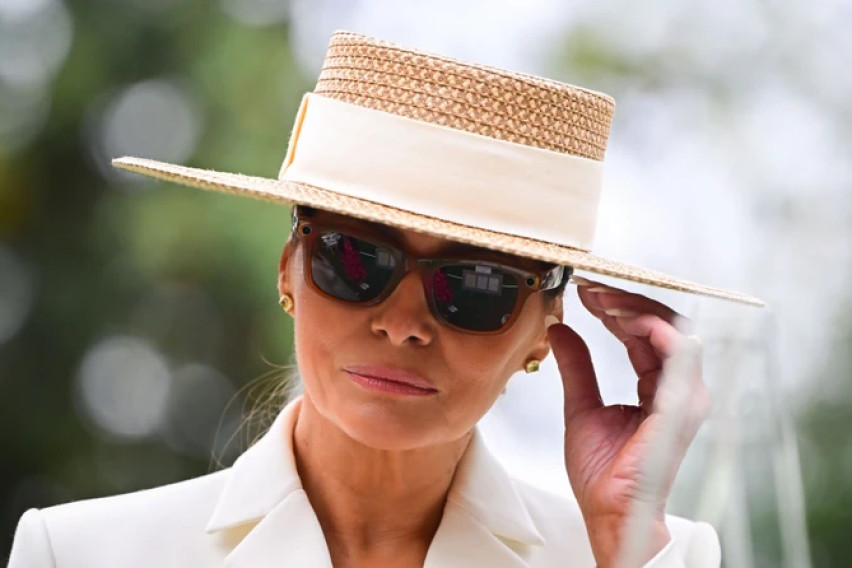 [ФОТО] Модниот свет зборува за очилата на Меланија Трамп: „Ray-Ban Meta AI“ се технолошко чудо, а еве колку чинат