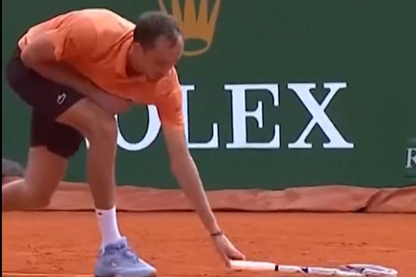 Медведев за дебаклот кој долго ќе го памети: Ова не ми се случило ниту на тренинг