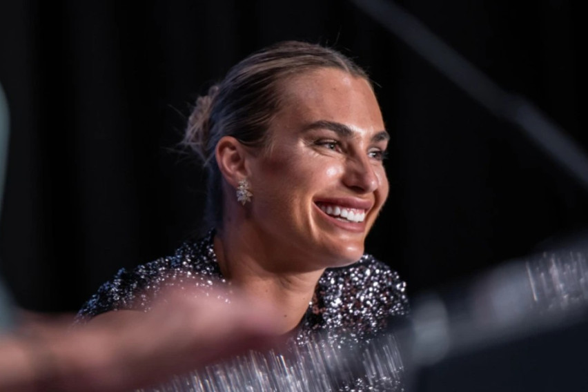 [ФОТО/ВИДЕО] На теренот бестрашна, на црвениот килим елегантна: Сексапилната Сабаленка ги воодушевила сите