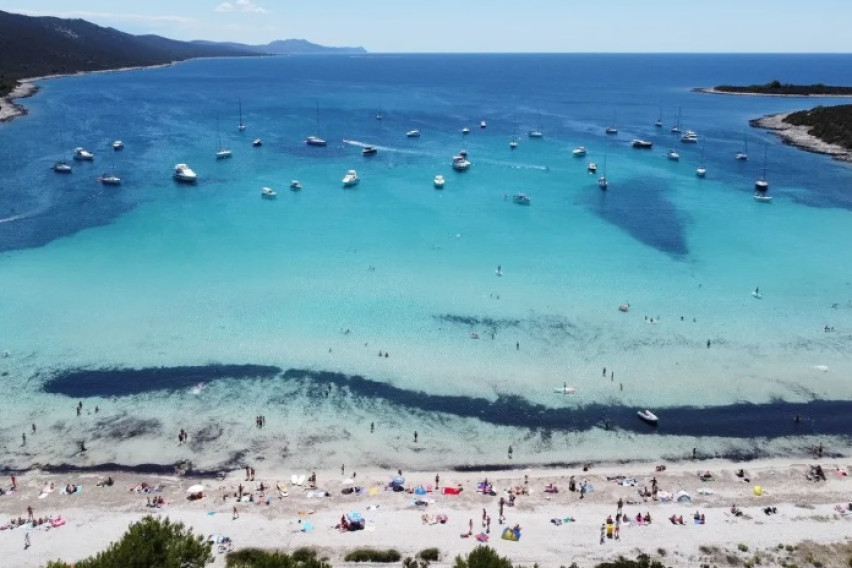 [ФОТО] Оваа плажа од регионот ја споредуваат со Карибите: „Forbes“ ја смести меѓу најубавите во светот