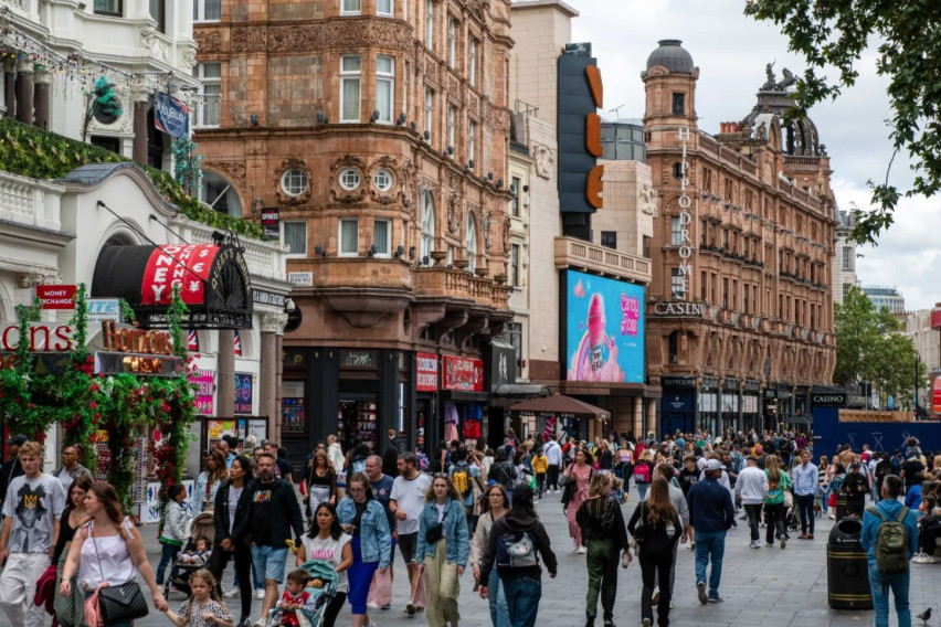 Нова измама со птичји измет: Туристи предупредуваат на крадци кои „оперираат“ во пар – со насмевка ви ги празнат џебовите