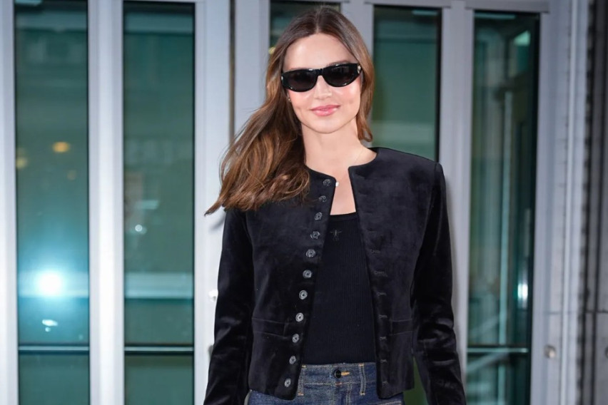 [ФОТО] Заборавете ги тесните модели: Ова се фармерките што им прилегаат на сите, а може да се носат и за посвечени пригоди