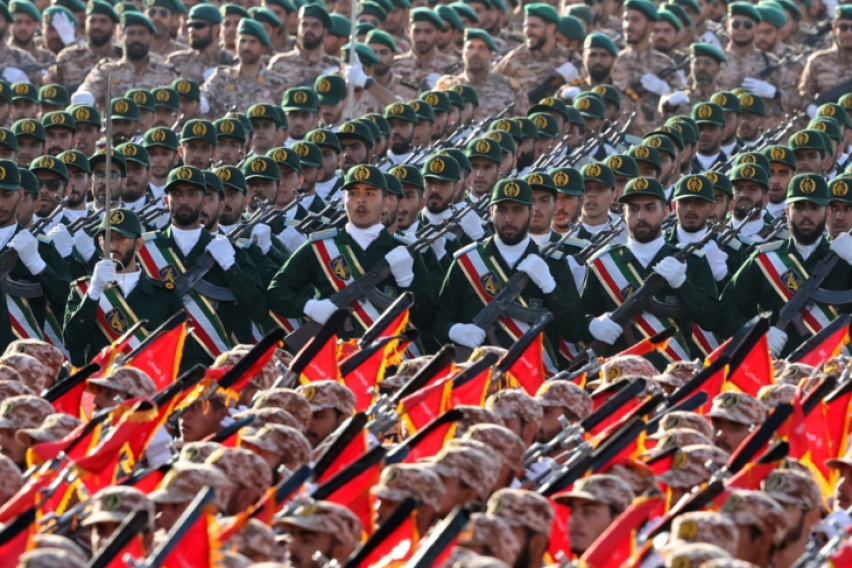 Иран: Нашата листа на цели сега вклучува нафтени полиња и рафинерии низ целиот Блиски Исток