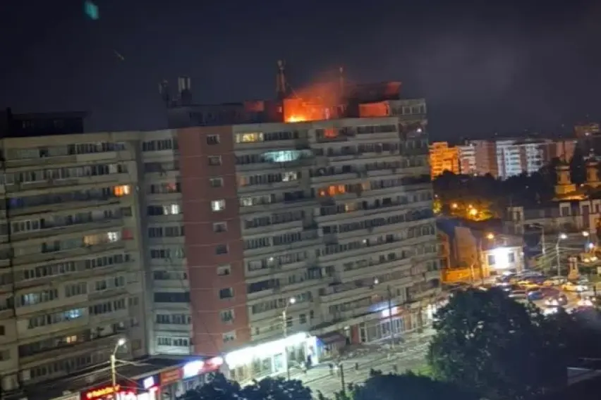 Жена и дете повредени во ударот на рускиот дрон во зграда во Романија