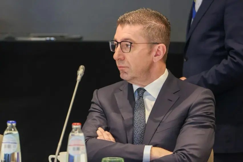 СДСМ: Внесете ги малцинствата во Уставот, знаеме дека не мислите на другите, барем мислете на себе