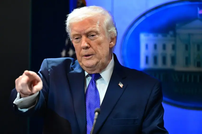 Трамп: „Ниту една земја нема да го контролира теснецот“