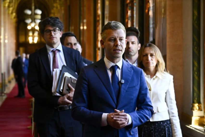 Маѓар го обвини Орбан за „целосно ограбување на државната каса“ пред да ја напушти власта