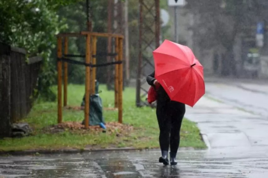 Сончево со мала облачност, попладне можни невремиња