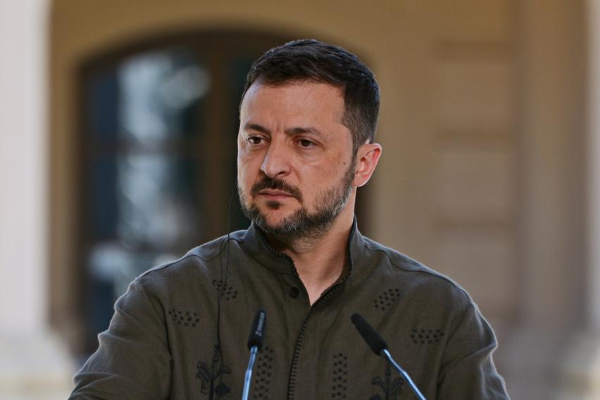 Медиуми: Зеленски ја промени рутата на летовите кон Европа п