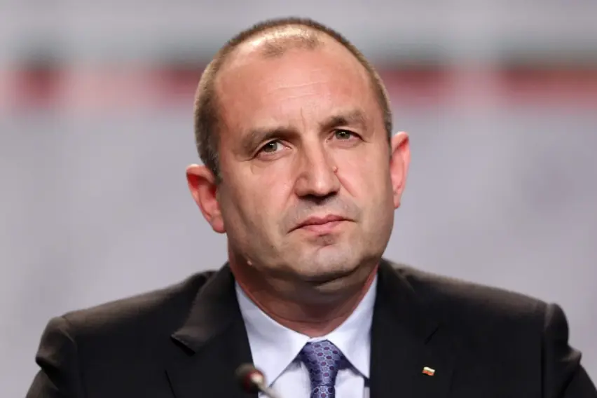 Бугарија повеќе нема да испраќа оружје во Украина: