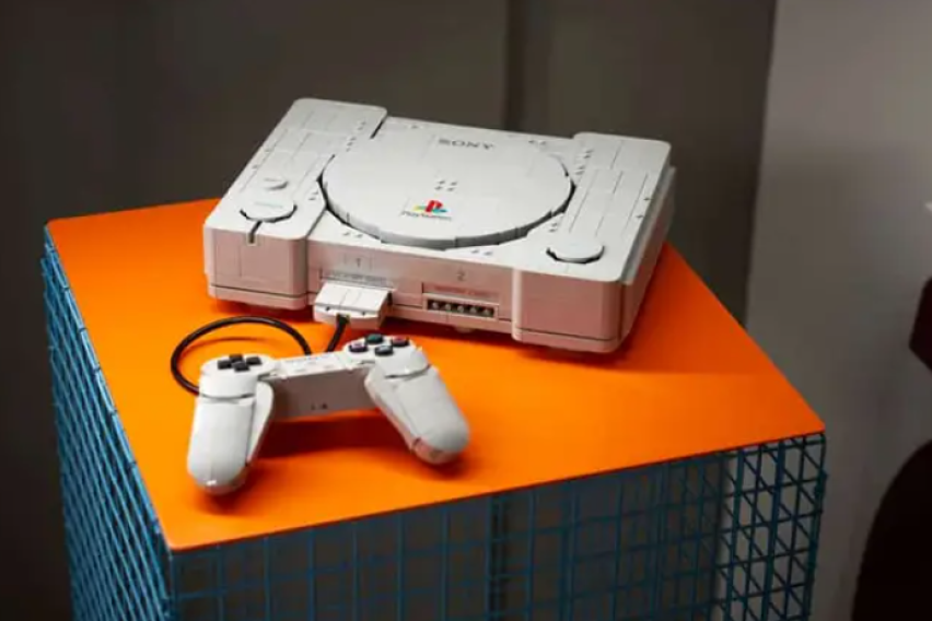 „LEGO“ ја оживеа легенда: Пристигнува „PlayStation“ конзола од коцки