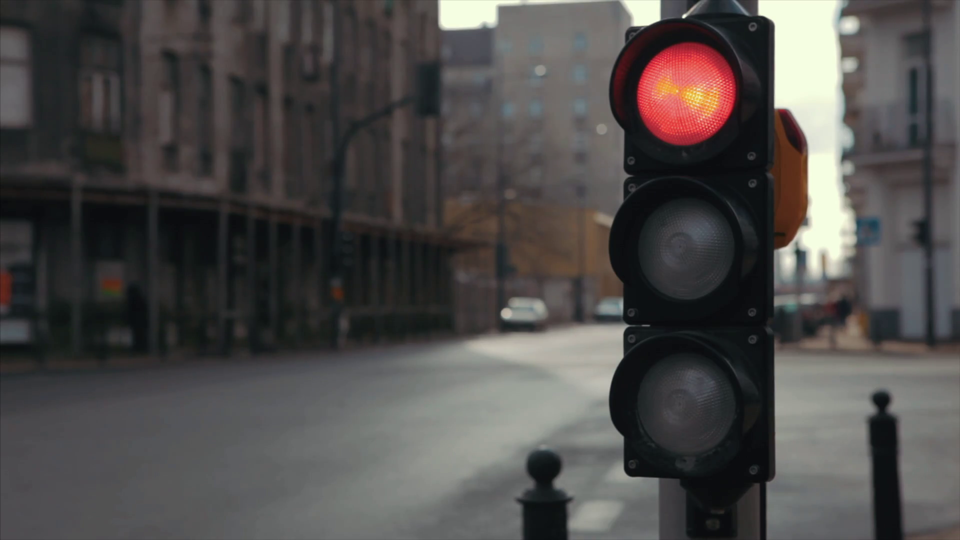 Traffic light red. Светофор. Красный свет светофора. Красивый светофор. Красный светофор на дороге.
