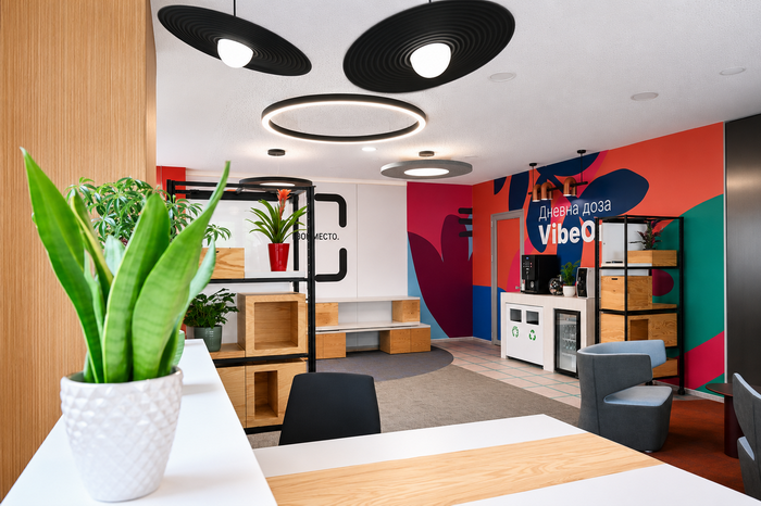 [ФОТО] Sparkasse Vibe On: Parallel Group Architects и Property One Office Furniture ја реализираа првата експозитура за млади во Македонија