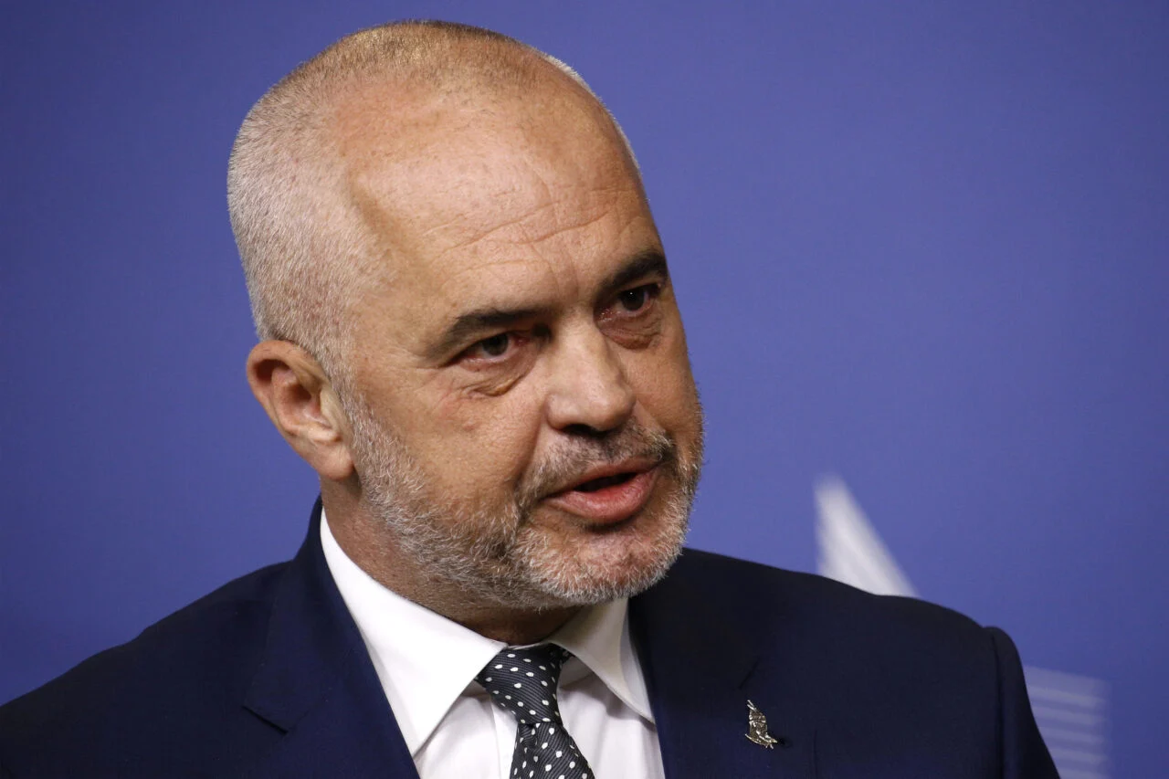 Еди Рама, архивска фотографија